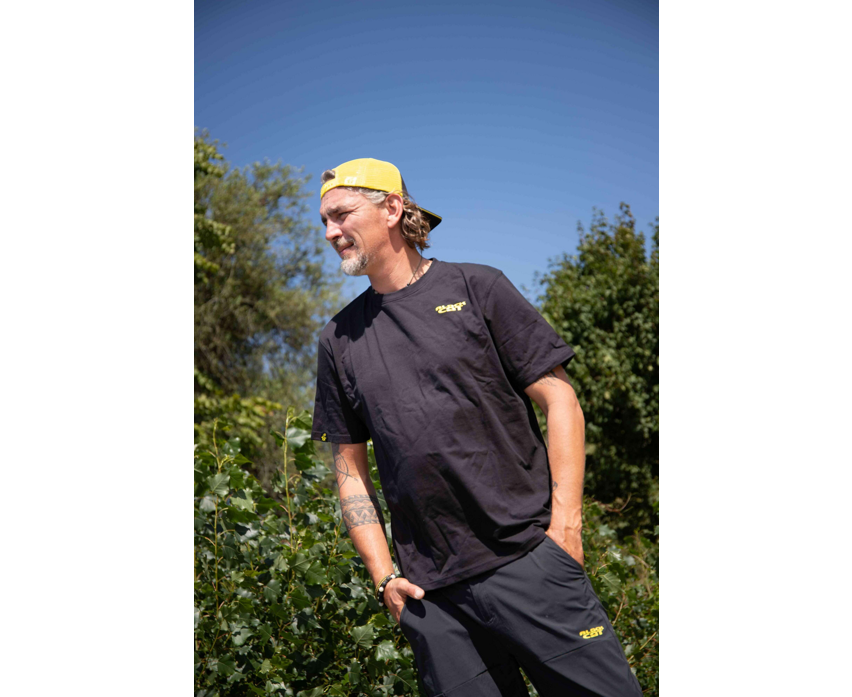 Тениска Black Cat Chase Dreams Black Tee - Image 4